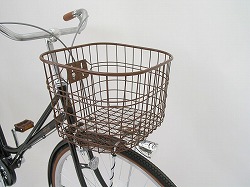 茶色ワイヤーカゴ